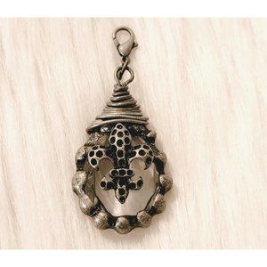 VINtage Fleur de Lis Brutalist Pendant Silver Tone Metal Medieval‎ 15085